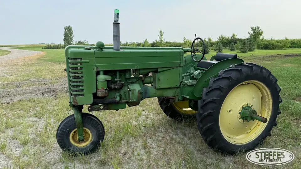 1952 John Deere MT Collectible Tractor