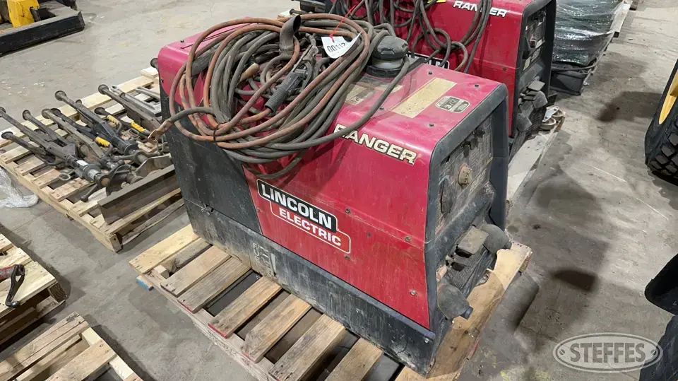 Lincoln Electric Ranger 225 Welding