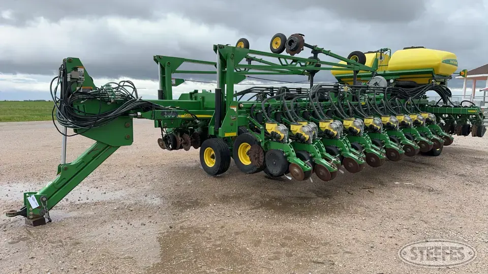 2014 John Deere DB60 12 or More Row Planter