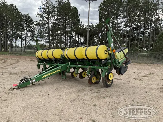John Deere 1750
