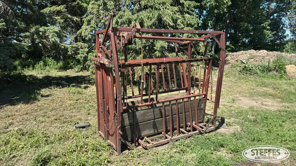 Squeeze chute