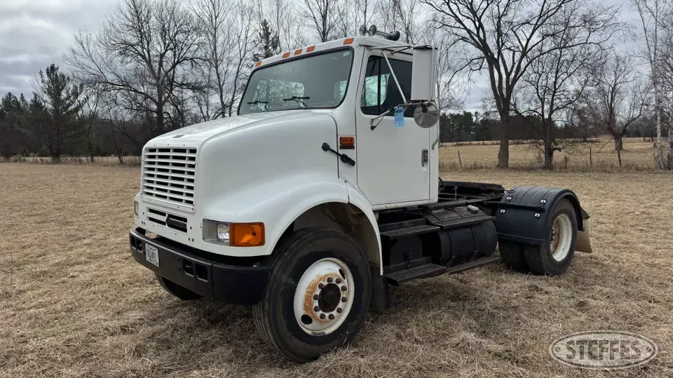 1993 International 8100 Conventional Truck without Sleeper