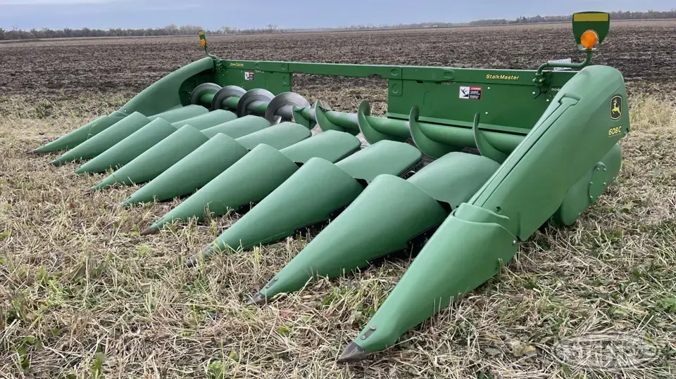 2017 John Deere 608C Corn Head