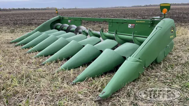 2017 John Deere 608C