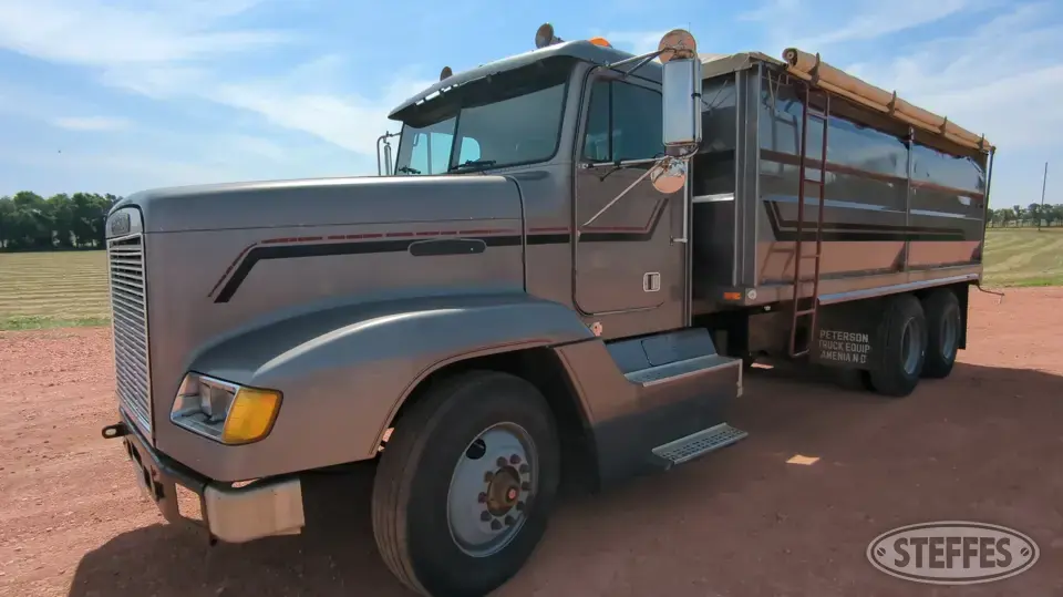 1993 Freightliner Tandem Boxed Truck