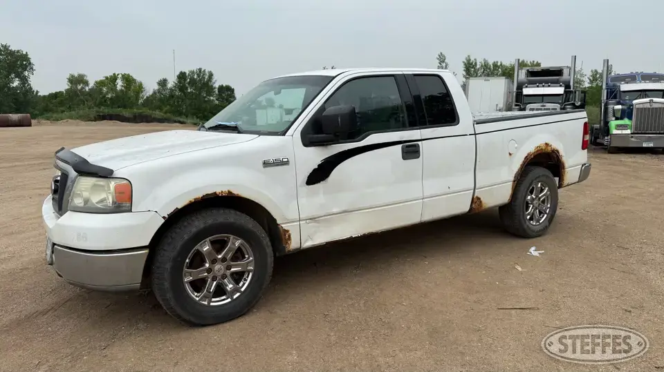 2004 Ford F-150 XL Half Ton Pickup
