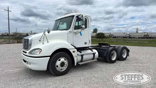 2004 Freightliner Columbia