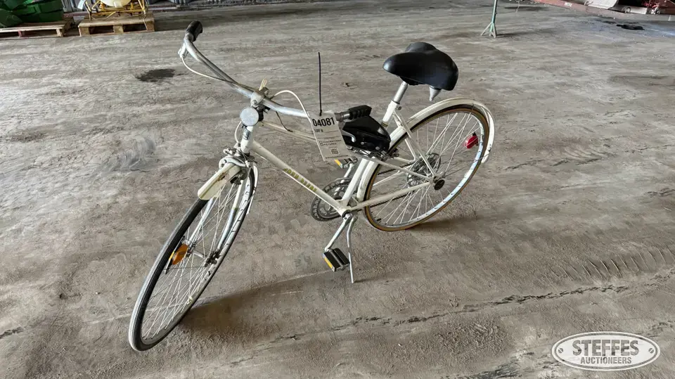 John Deere Universal Touring bicycle Recreational-Other