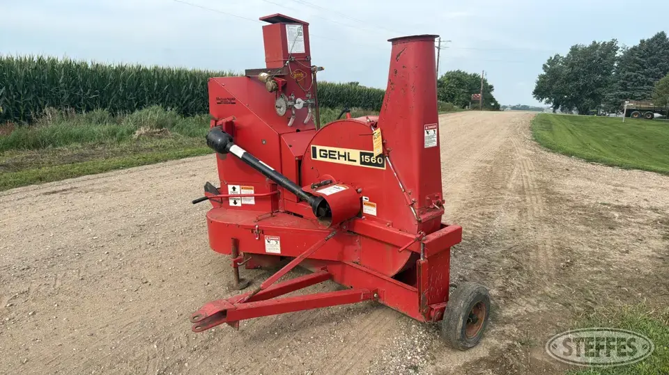Gehl 1560 Forage Processing