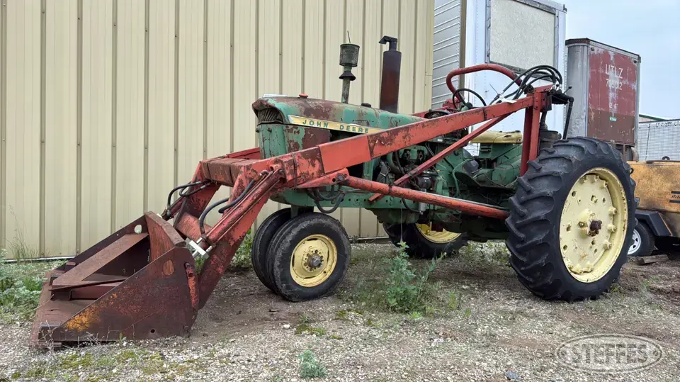 1965 John Deere 3020 2WD Tractor
