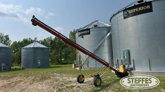 Farm King 831