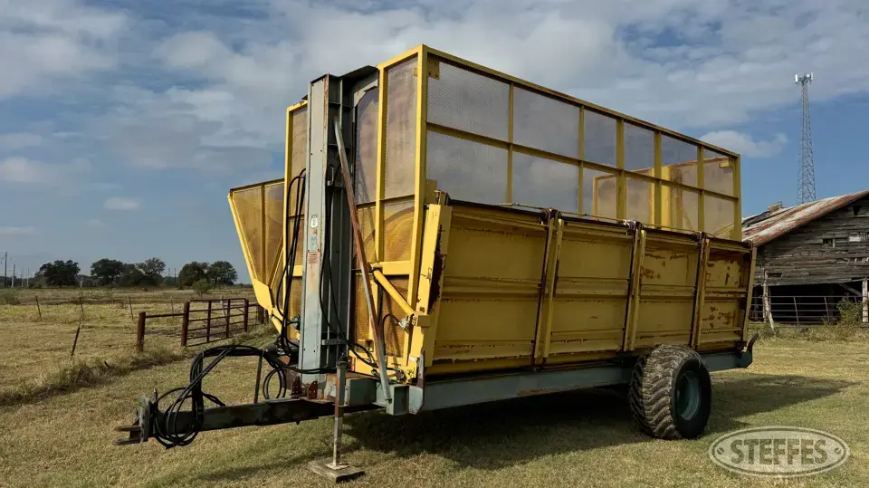 Scott Mfg. Big 12 VB6-A Cotton Boll Buggy