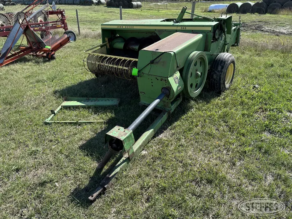 John Deere 346 Square Baler