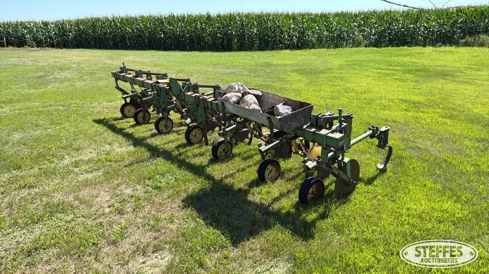 John Deere RM Row Crop Cultivator