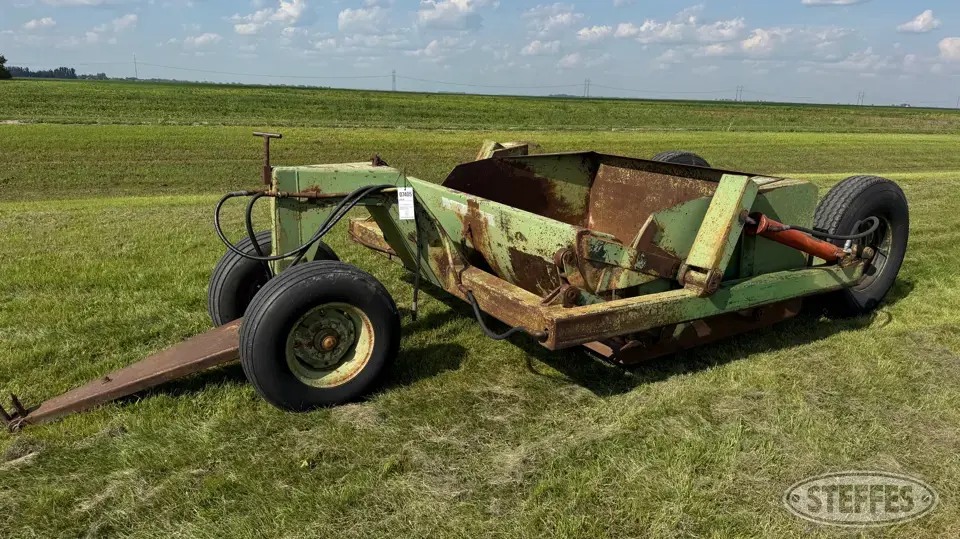 Crown 600 Pull Scraper