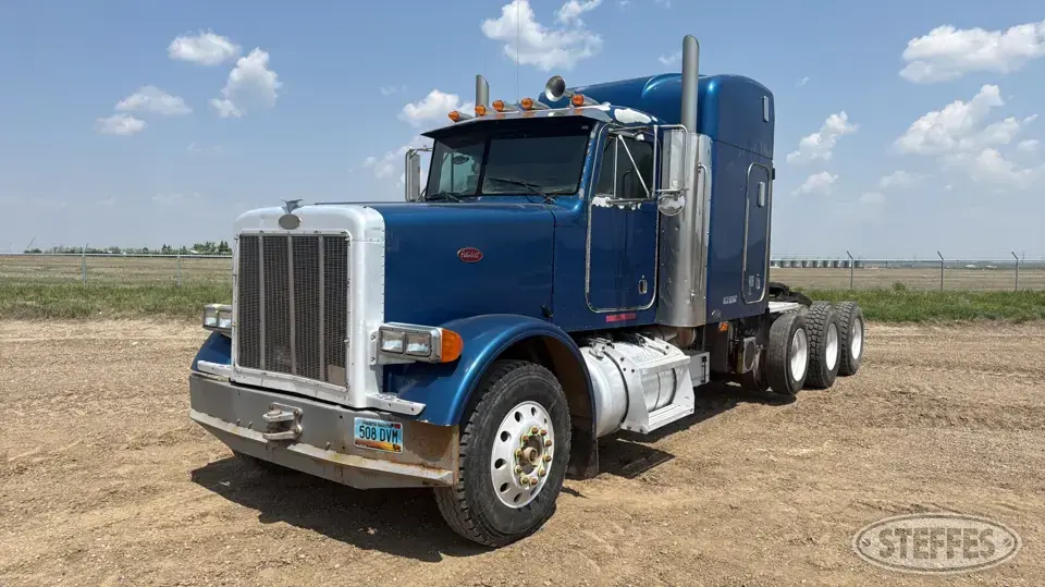 1999 Peterbilt 378 Conventional Truck with Sleeper