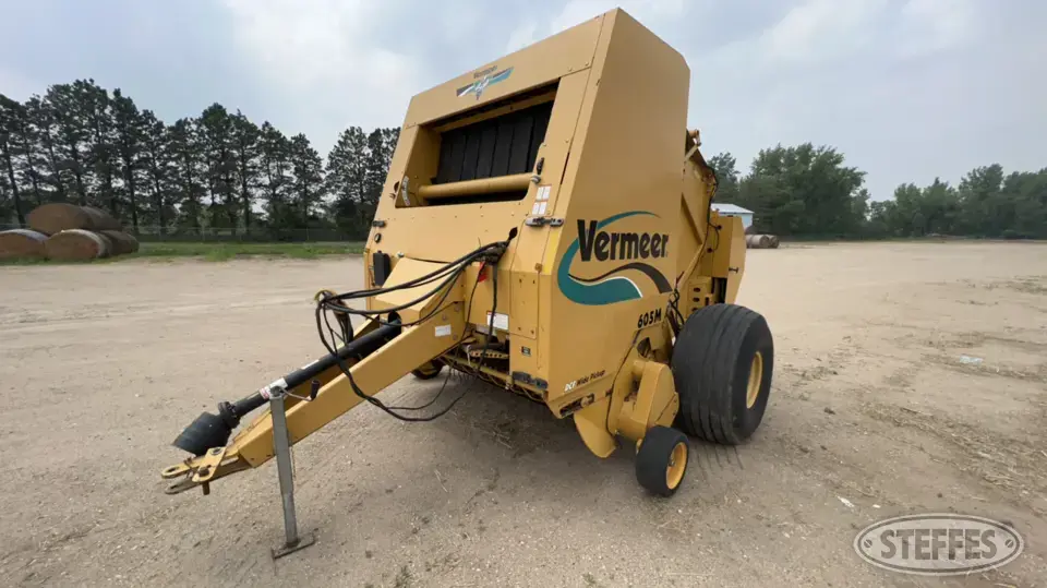 2006 Vermeer 605M Round Baler