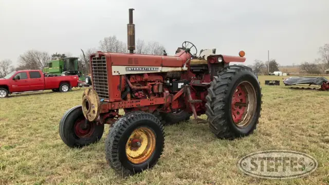 1970 Farmall 856