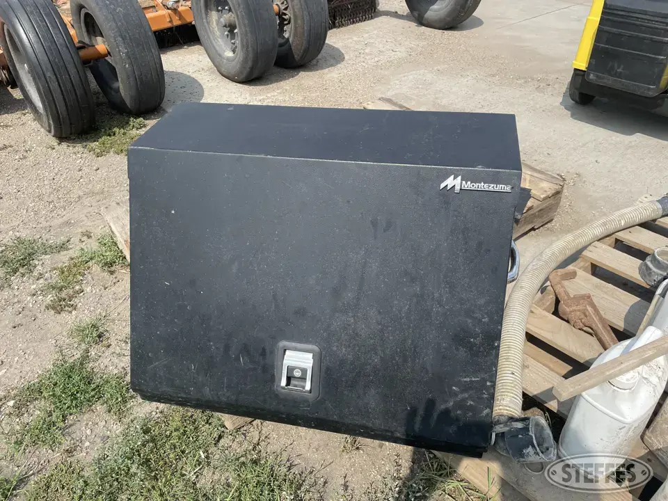Montezuma Storage and Bench