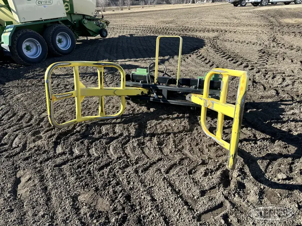2016 MDS Sur-Grip Bale Handling