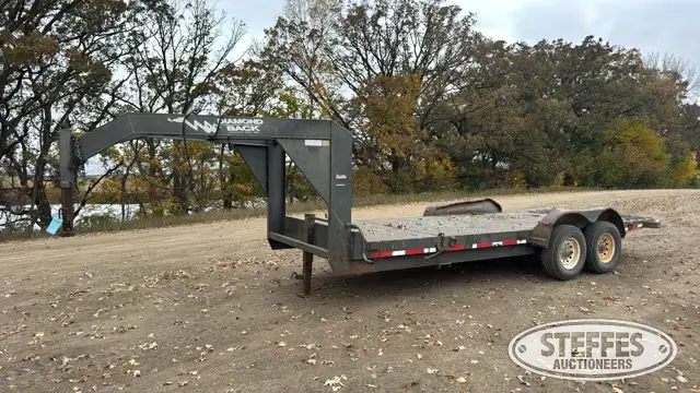 Diamond Back gooseneck trailer