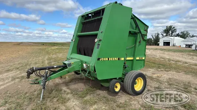 John Deere 535