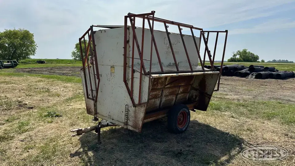 Apache 0F890 Feeders and Bunk
