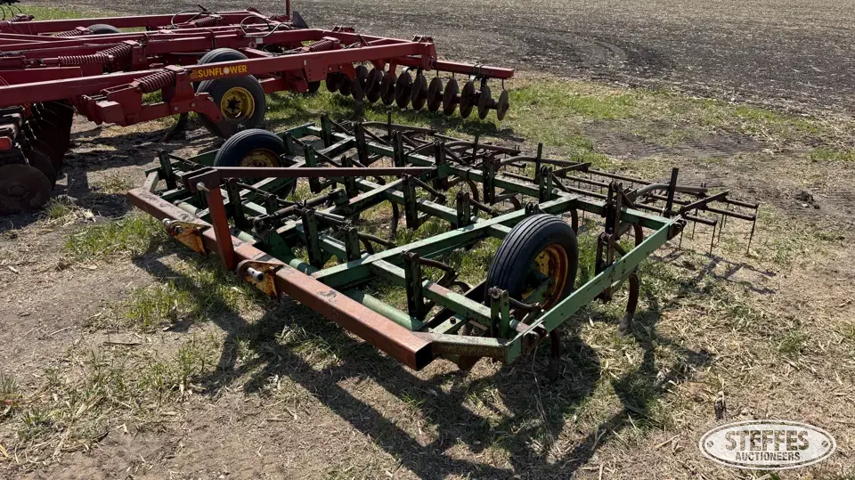 John Deere C21 Field Cultivator