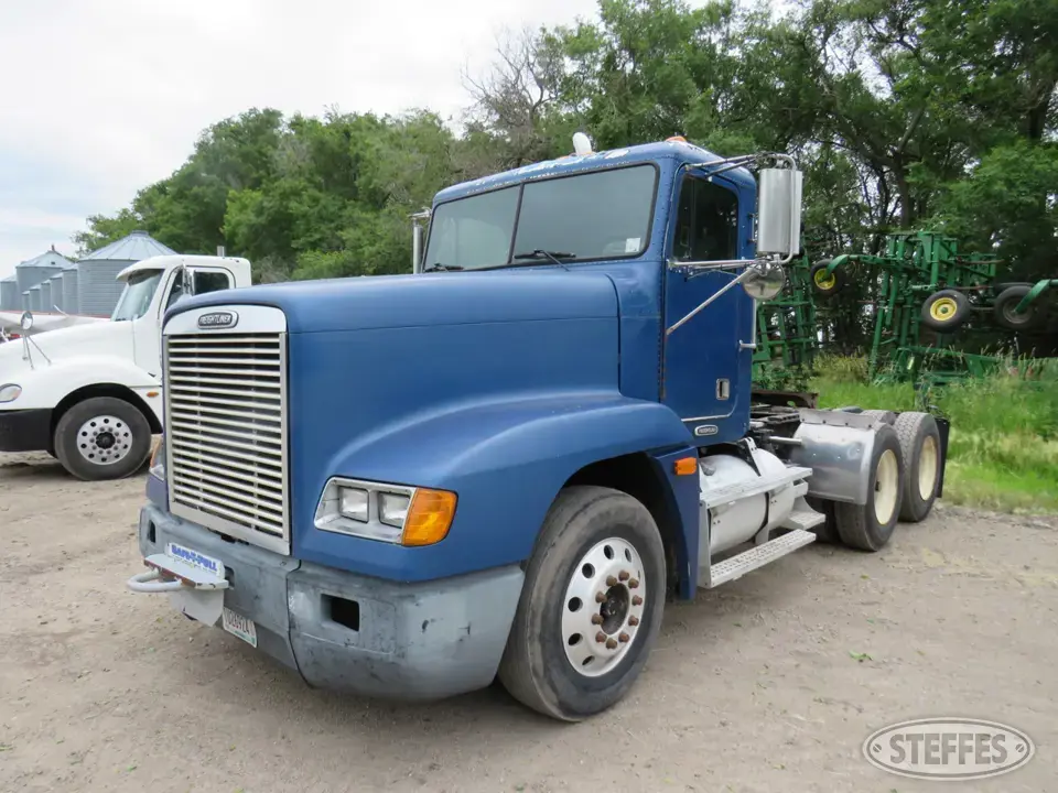 2000 Freightliner FLD120 Conventional Truck without Sleeper