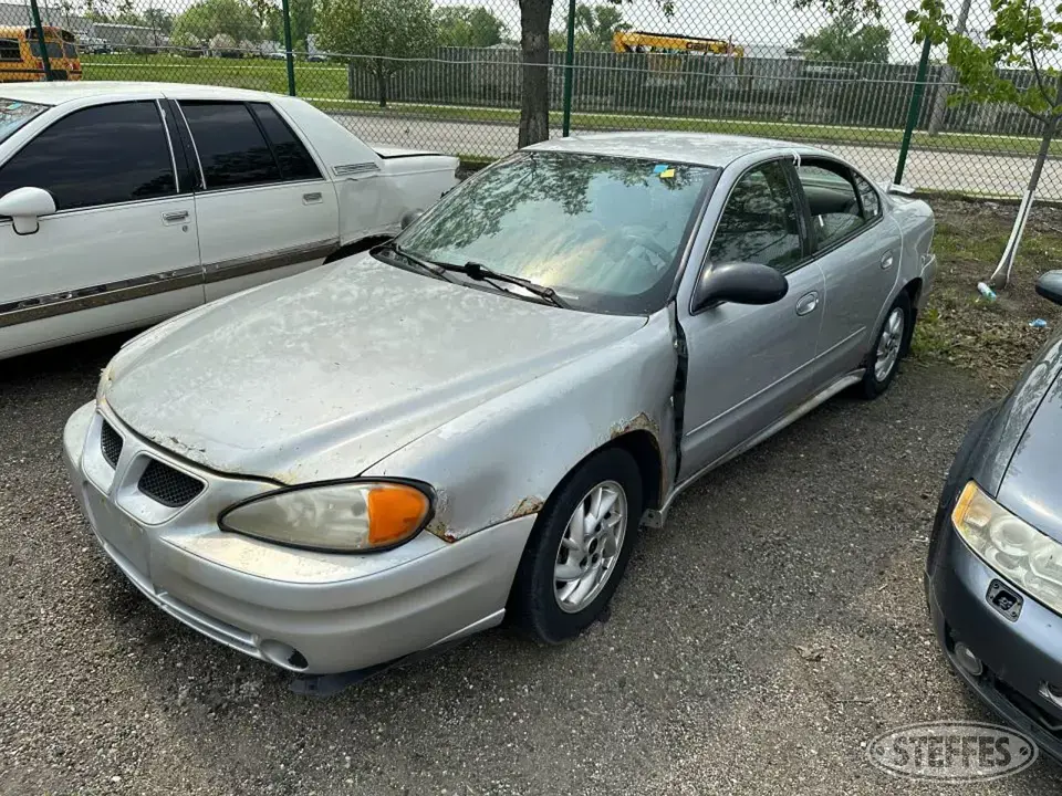2005 Pontiac Grand Am SE Car