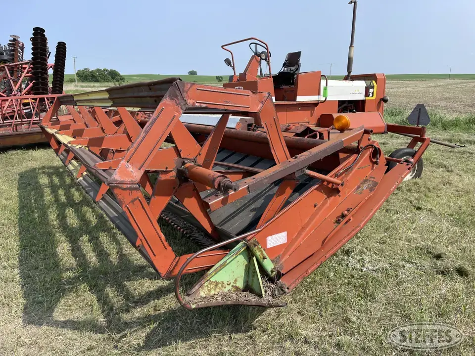 OMC Commander 280 Self-Propelled Swather