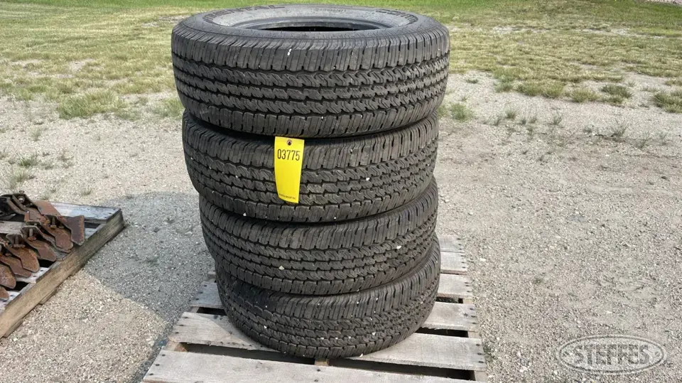 (4) Continental Contitrac TR 275/70R18 tires Truck Tire