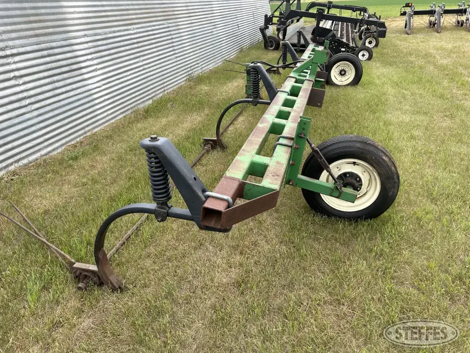 Nissen Edible Bean Knifers and Rod Weeder