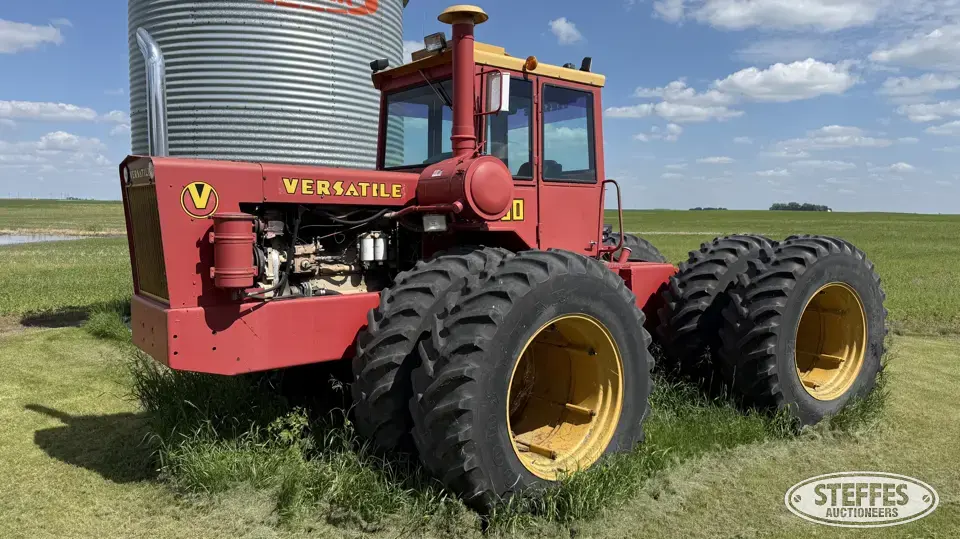 1975 Versatile 850 4WD Tractor