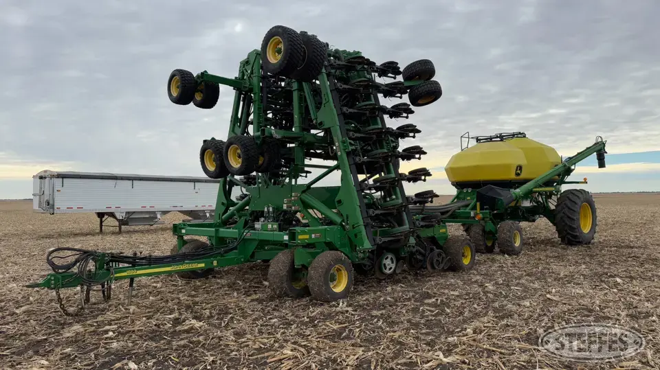 2013 John Deere 1890 Air Drills and Air Seeder
