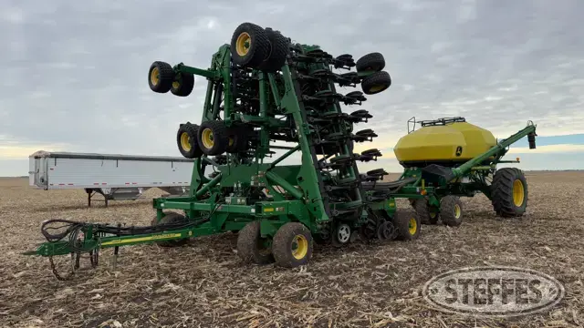 2013 John Deere 1890