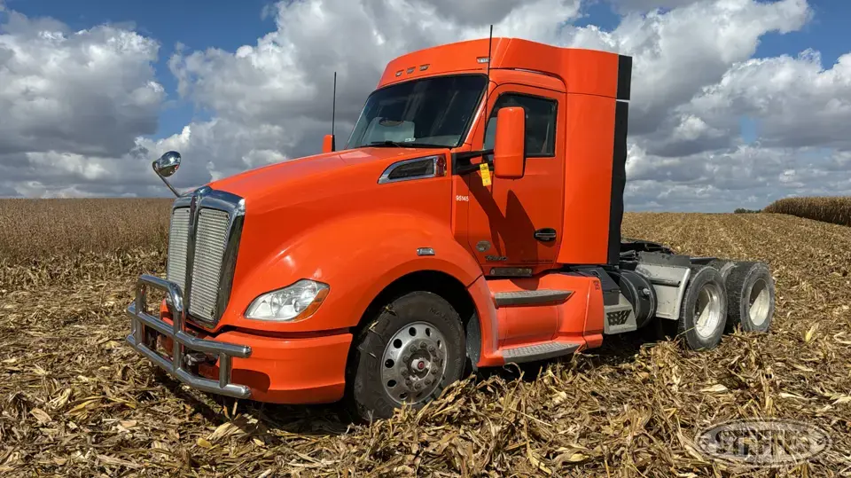 2015 Kenworth T680 Conventional Truck without Sleeper