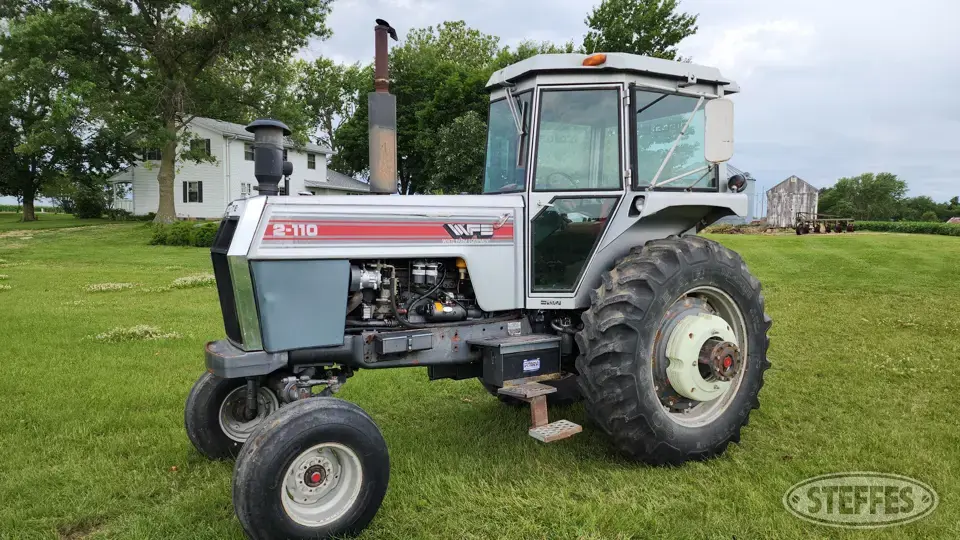 1983 White 2-110 2WD Tractor