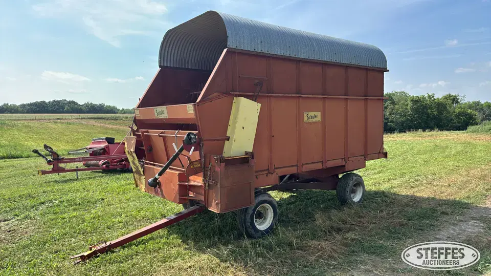 Schuler F7 Forage Box Forage Wagon