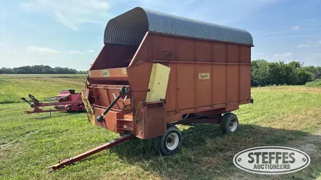Schuler F7 Forage Box