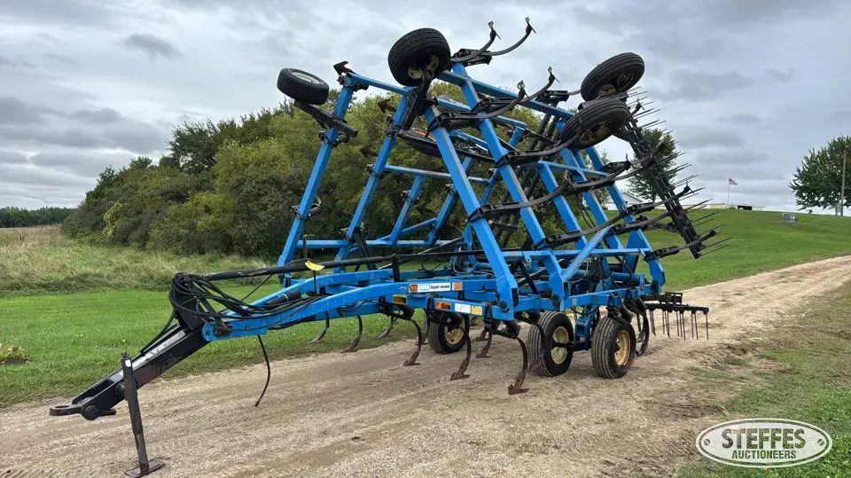 DMI Tiger-Mate Field Cultivator