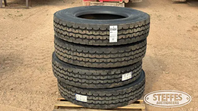 (4) 11R24.5 tires