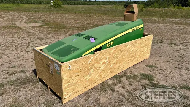 John Deere 8230 Hood