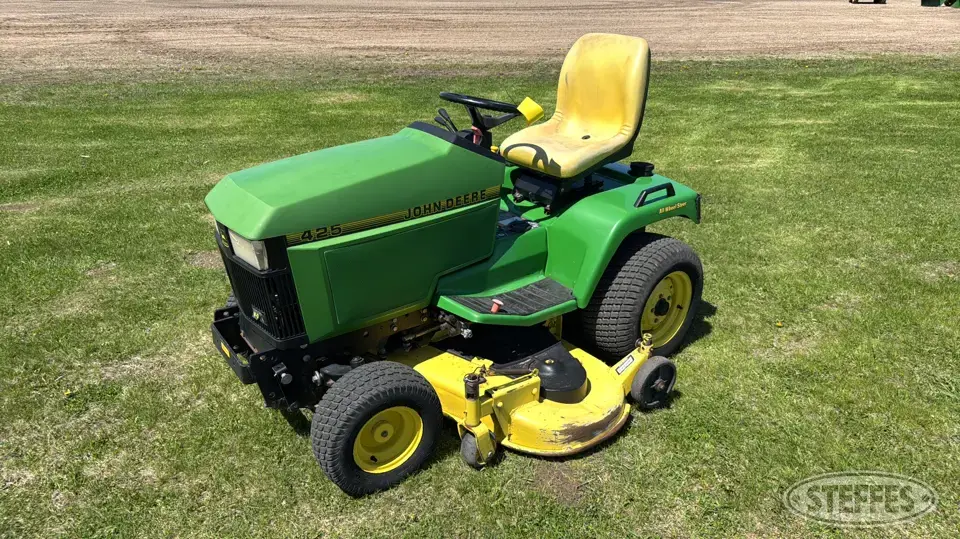 1994 John Deere 425 Lawn Tractor