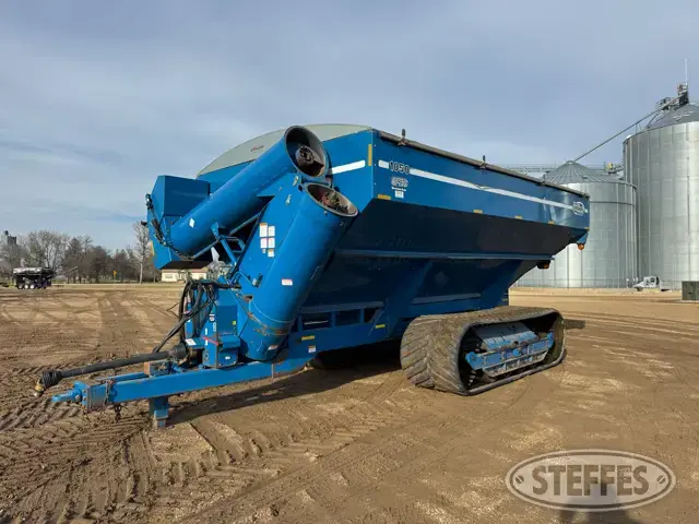 2010 Kinze Harvest Commander 1050