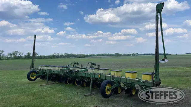 John Deere 7100