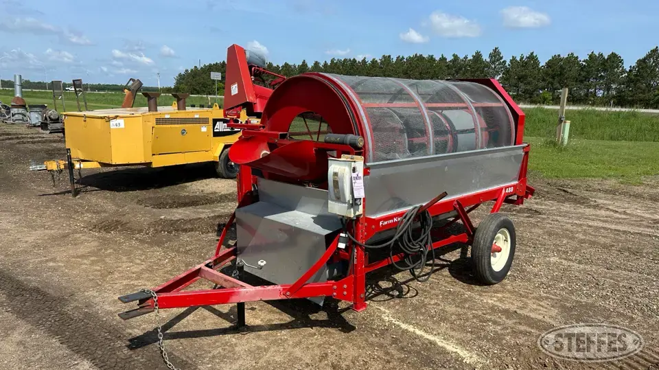 Farm King 4480 Grain Cleaner