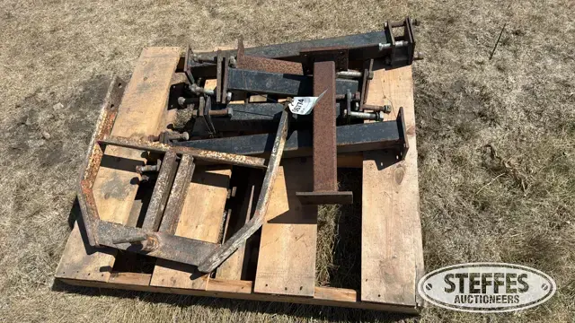 Rear impliment hitch