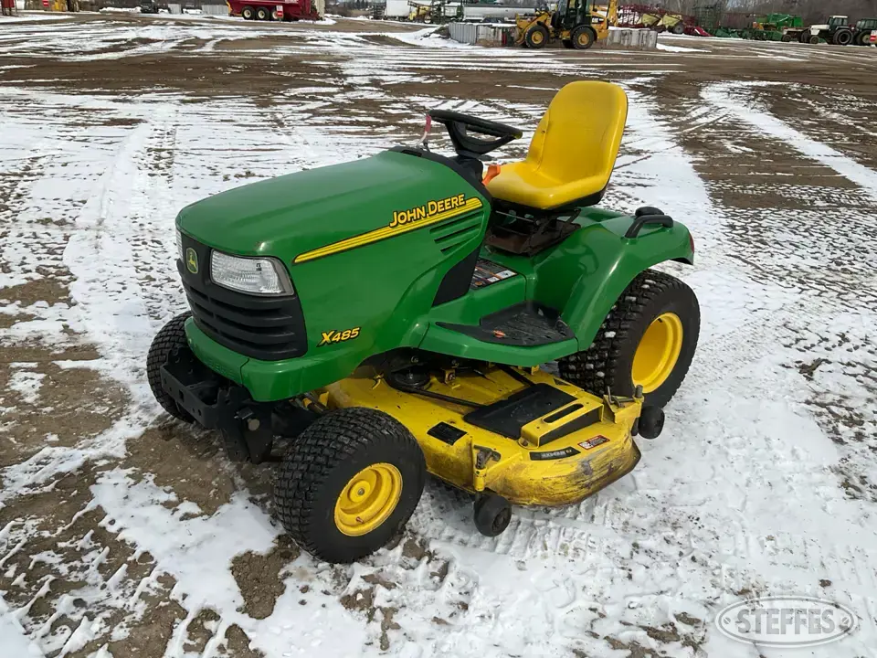 2004 John Deere X485 Lawn Tractor
