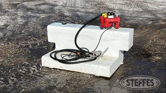 DeeZee Specialty Series fuel transfer tank